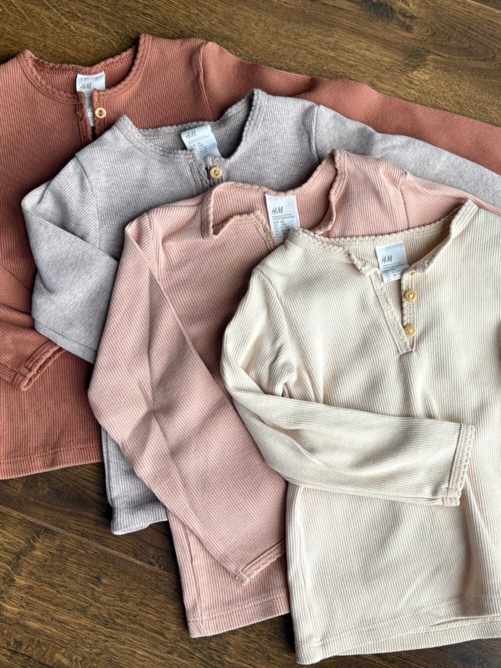 H&M solid ribbed tees
